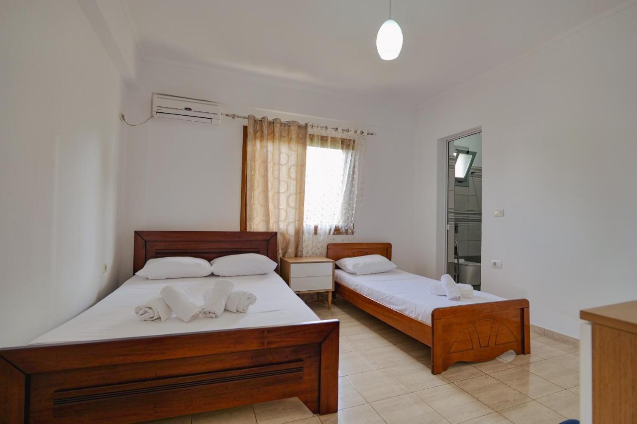 Violeta Apartments Ксамил Экстерьер фото