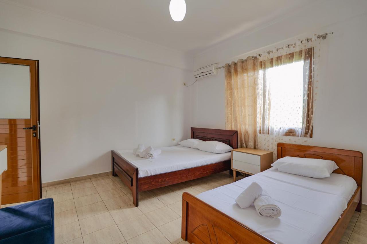 Violeta Apartments Ксамил Экстерьер фото