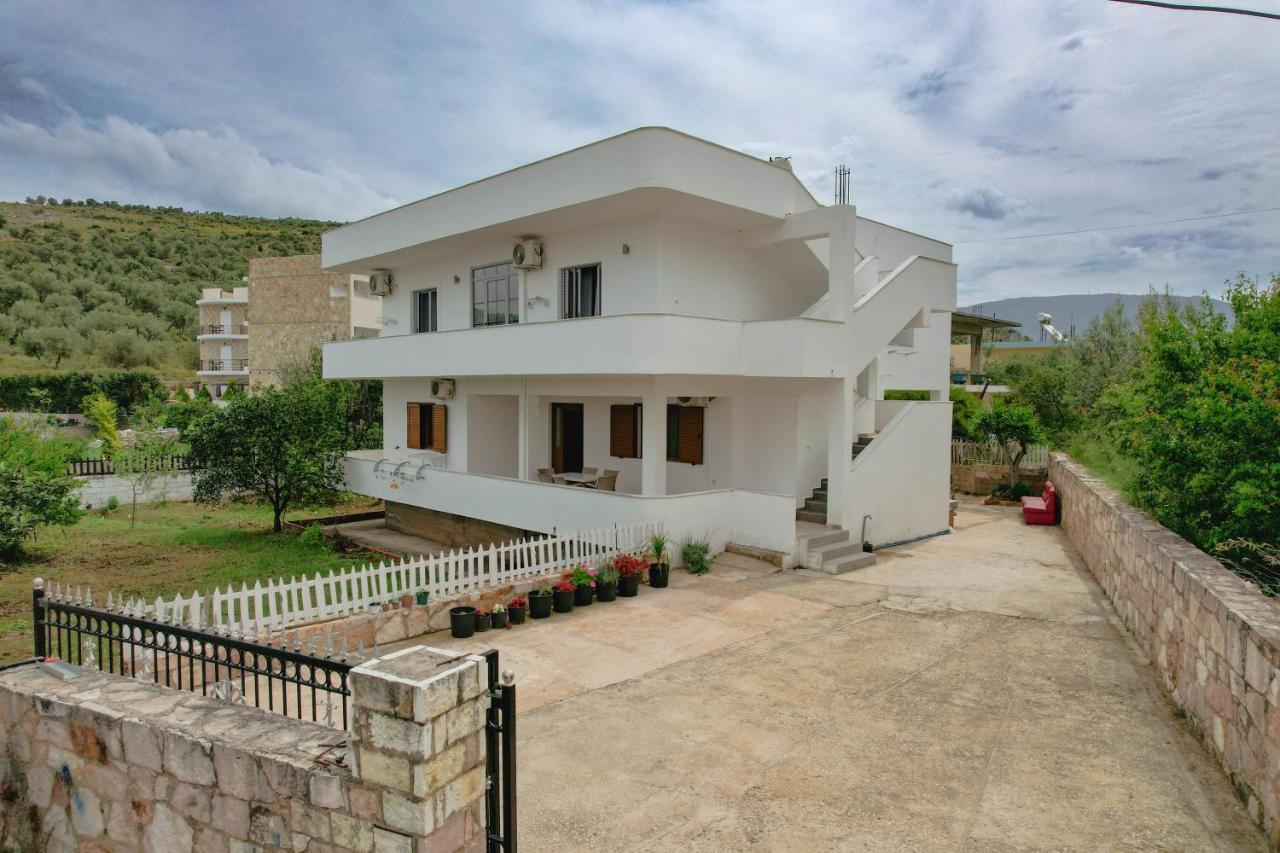 Violeta Apartments Ксамил Экстерьер фото