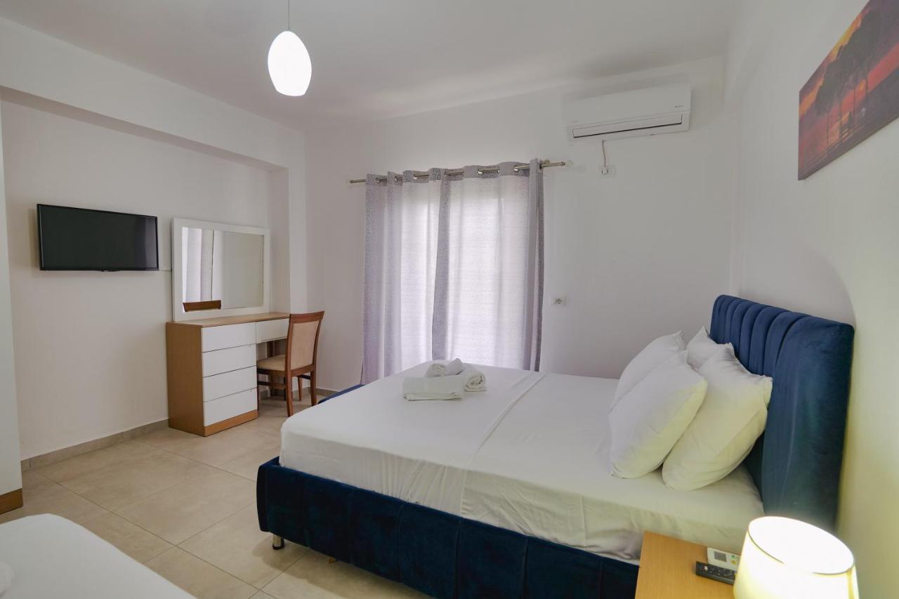 Violeta Apartments Ксамил Экстерьер фото