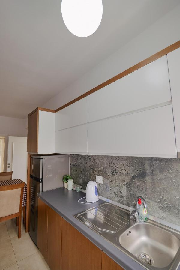 Violeta Apartments Ксамил Экстерьер фото
