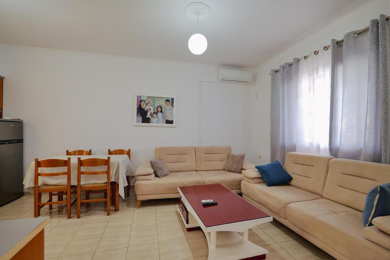 Violeta Apartments Ксамил Экстерьер фото