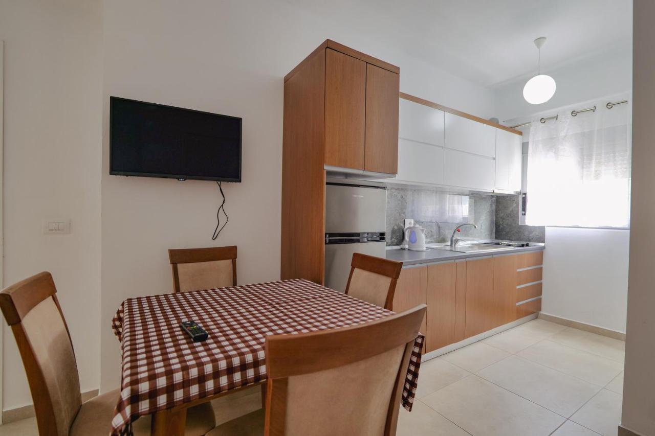 Violeta Apartments Ксамил Экстерьер фото